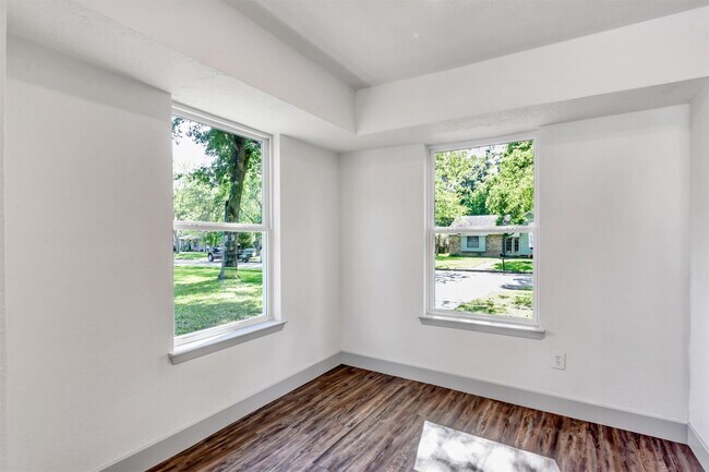 Building Photo - 23118 Whispering Willow Dr