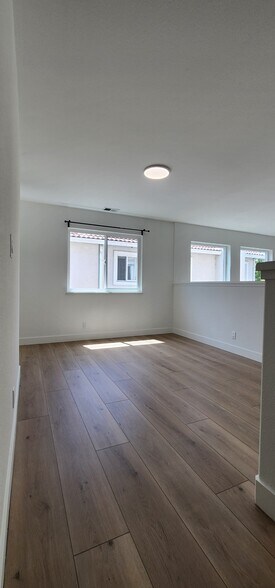 Building Photo - 2231 Aquatic Ct