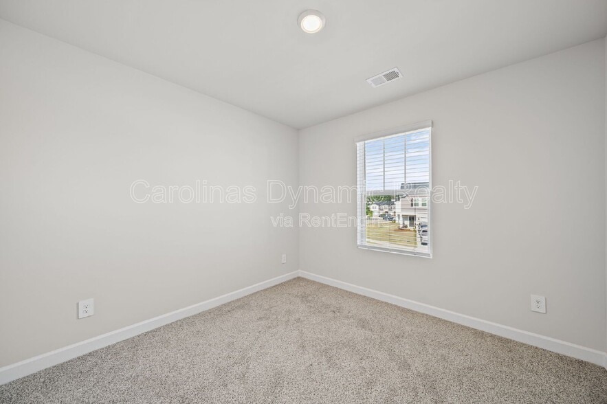 Building Photo - 1330 Falling Acorn Ln