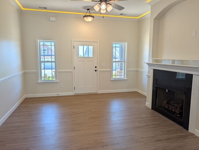 Building Photo - NEW HOME IN SPARTANBURG READY FOR A RENTER!