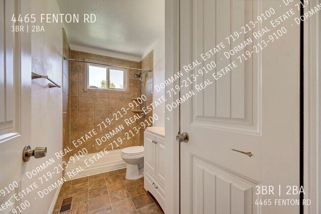 Building Photo - 4465 Fenton Rd
