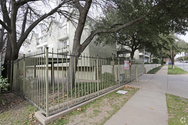 Building Photo - The Colonnade on Cole