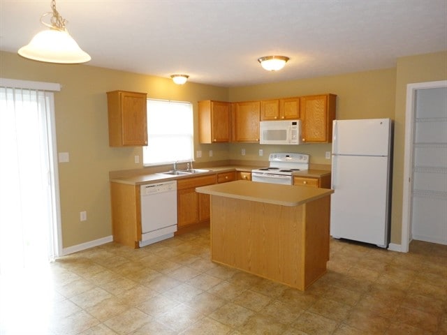 Building Photo - 12276 Carriage Stone Dr