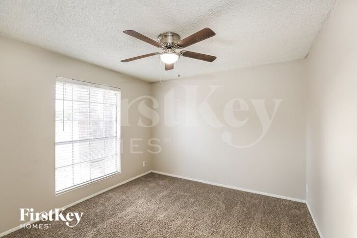 Building Photo - 9731 N 56th Dr