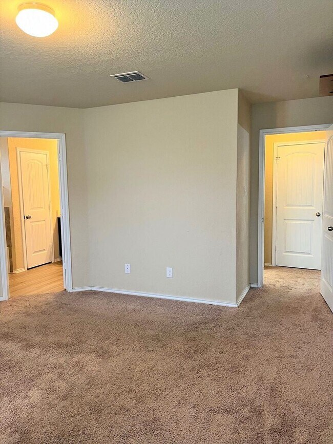 Building Photo - 4 br, 2 bath House - 3538 Robin Mdw