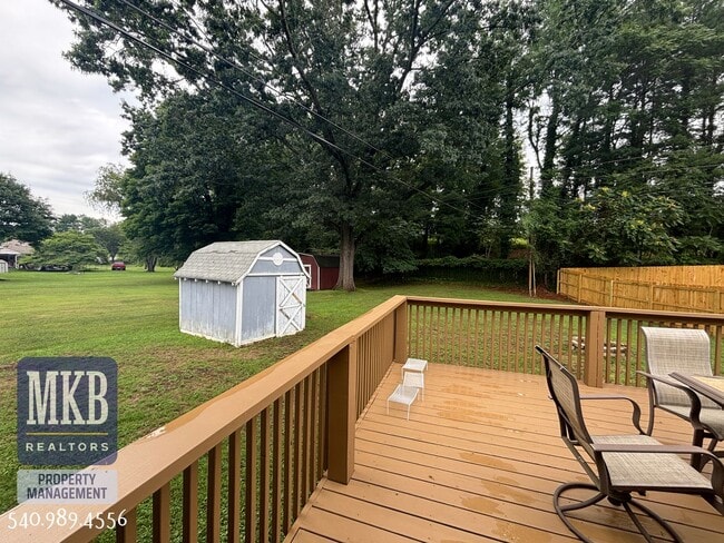 Building Photo - 3158 Galloway Dr
