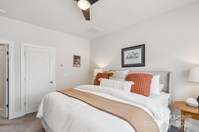 Building Photo - 12106 Brooklyn Ave