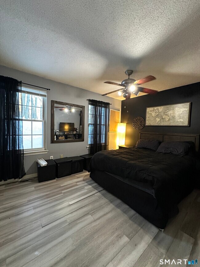 Building Photo - 203 Oakland St