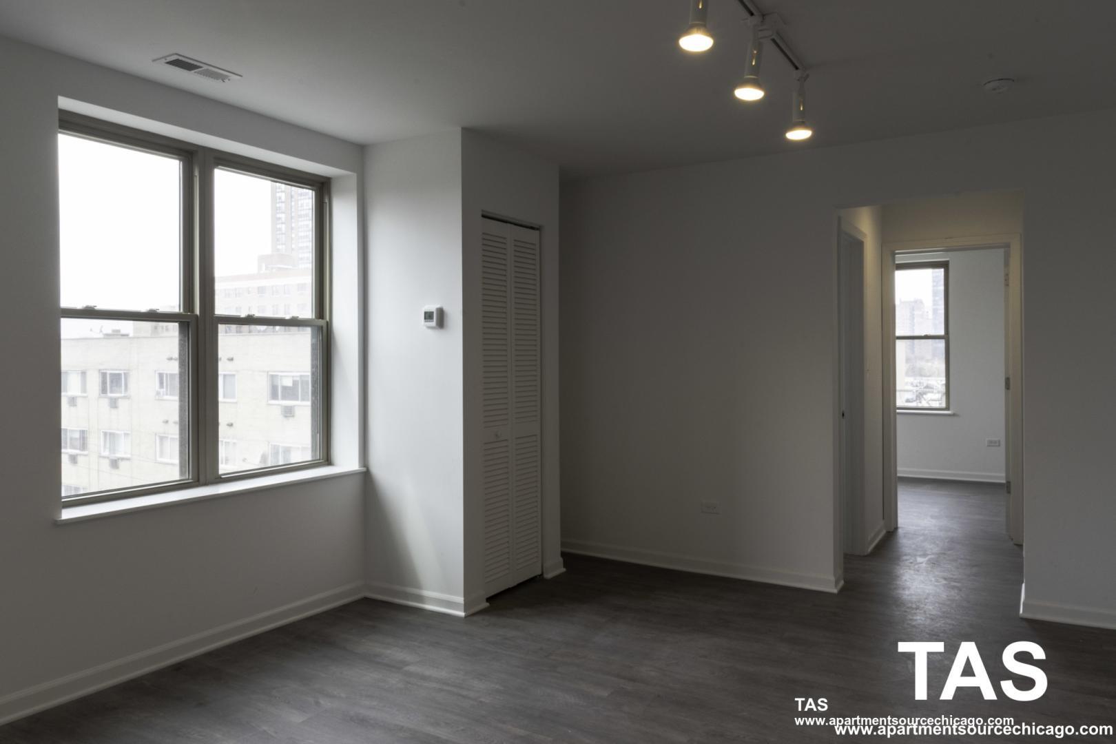 Building Photo - 940 W Winona St
