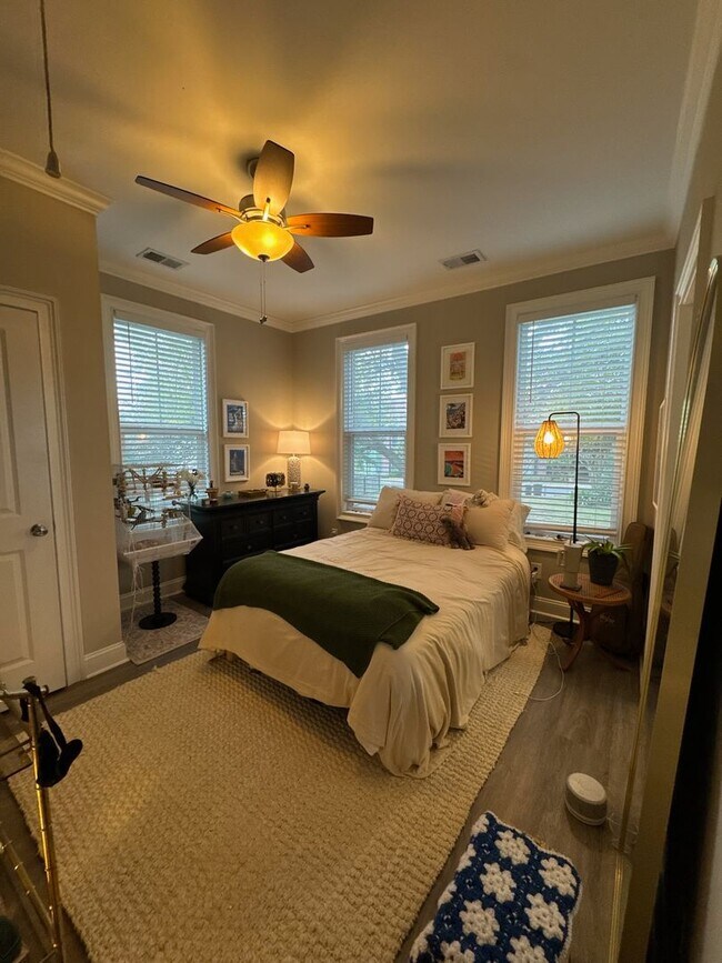 Building Photo - 44 Grove St