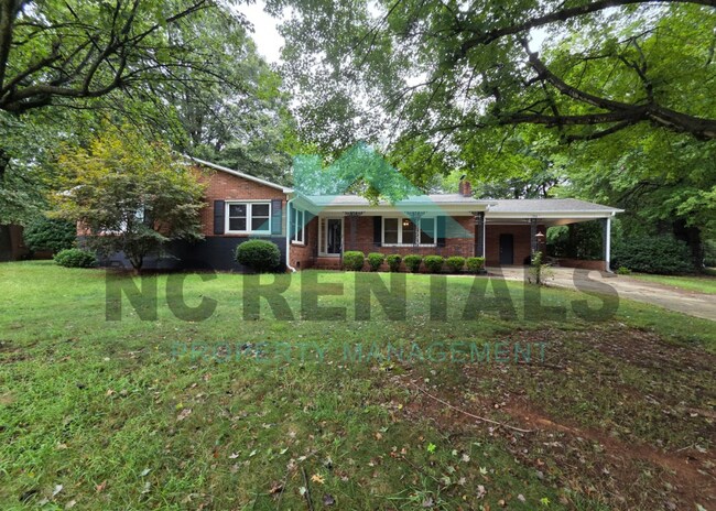 Building Photo - 706 Hedrick Dr