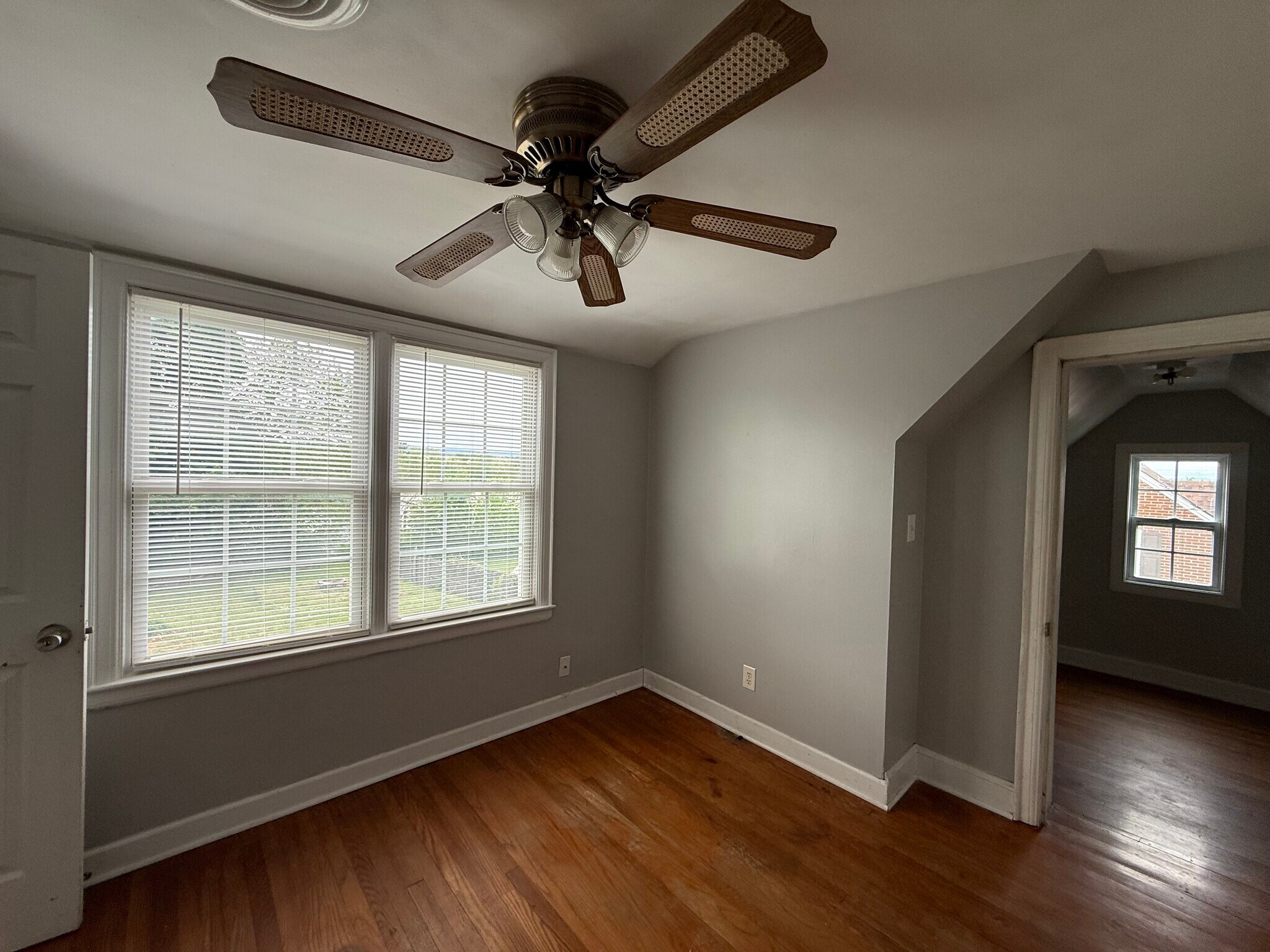 Building Photo - 129 Garber Ln