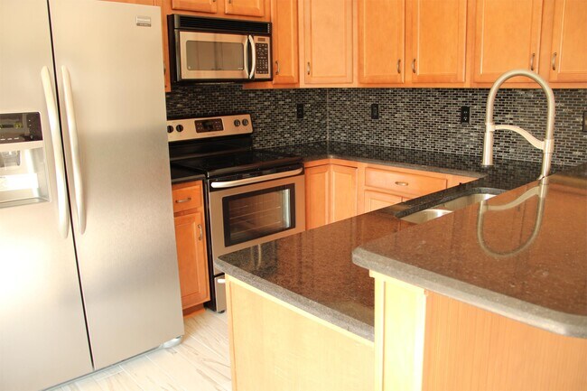 Building Photo - 107 Enchanted Way
