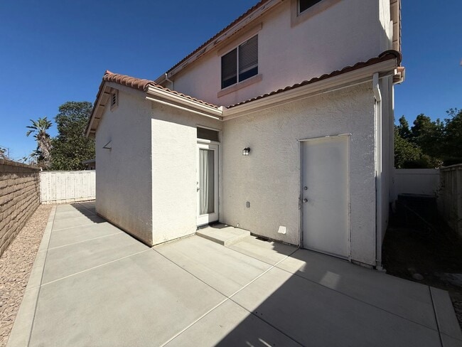 Building Photo - Beautiful 3B/2.5BA Home in Mira Mesa for R...