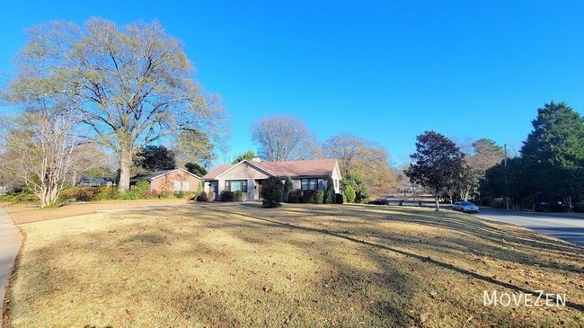 Building Photo - 1200 Dresden Dr W