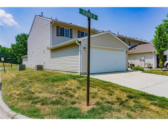 Building Photo - 1236 Heather Ln