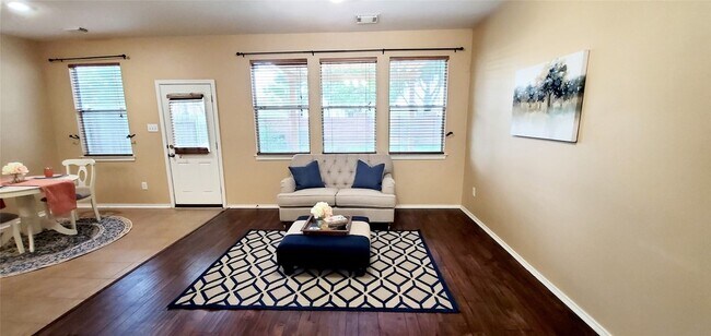 Building Photo - 5606 Claybeck Ln