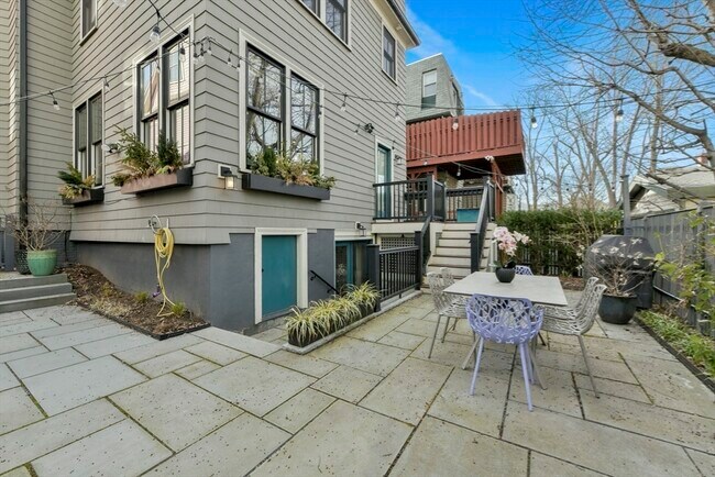 Building Photo - 13 Greenough Ave