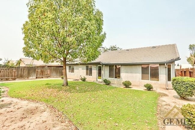 Building Photo - Charming 4 Bedroom Home in Southwest!