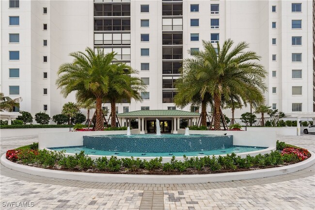 Building Photo - 8473 Bay Colony Dr