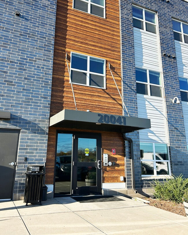 Building Photo - Headwaters Landing