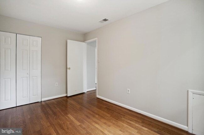 Building Photo - 8501 Canterbury Dr