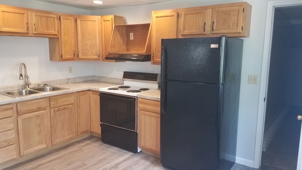 Building Photo - 523 W Front St