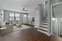 Building Photo - 618 E Johnston St