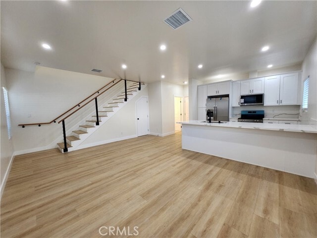 Building Photo - 18252 Saticoy St