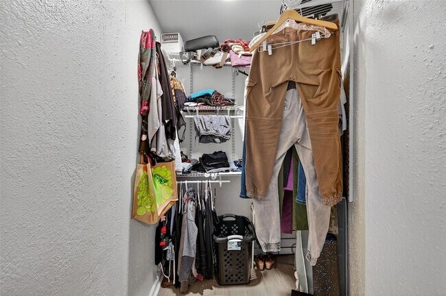 Building Photo - 11761 80th Ave