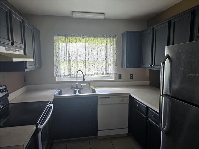 Building Photo - 569 Hunter Cir