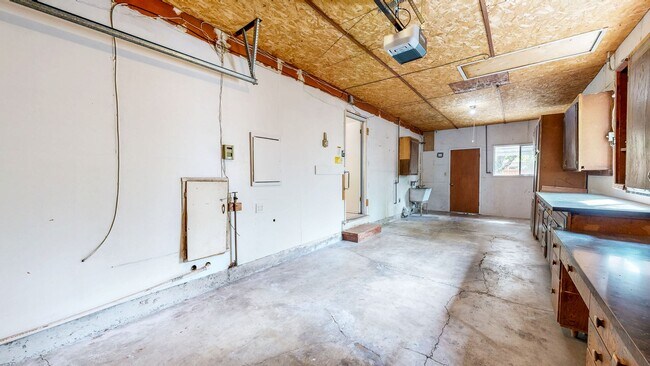 Building Photo - 1426 3rd St