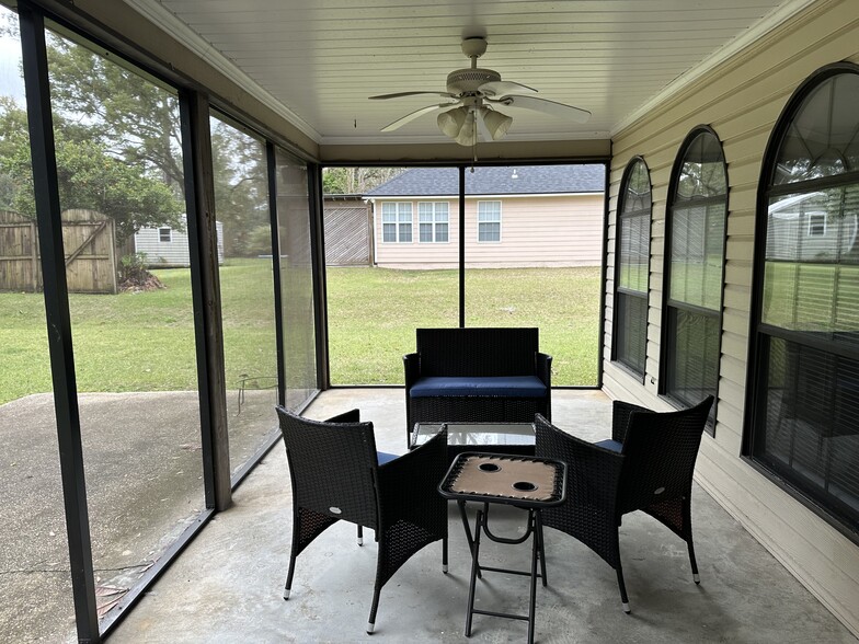 Patio - 1123 Albritton Dr