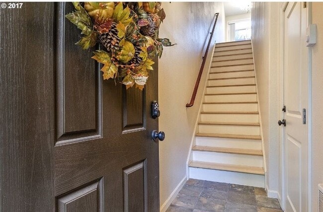 Building Photo - 9041 SW Rystadt Ln