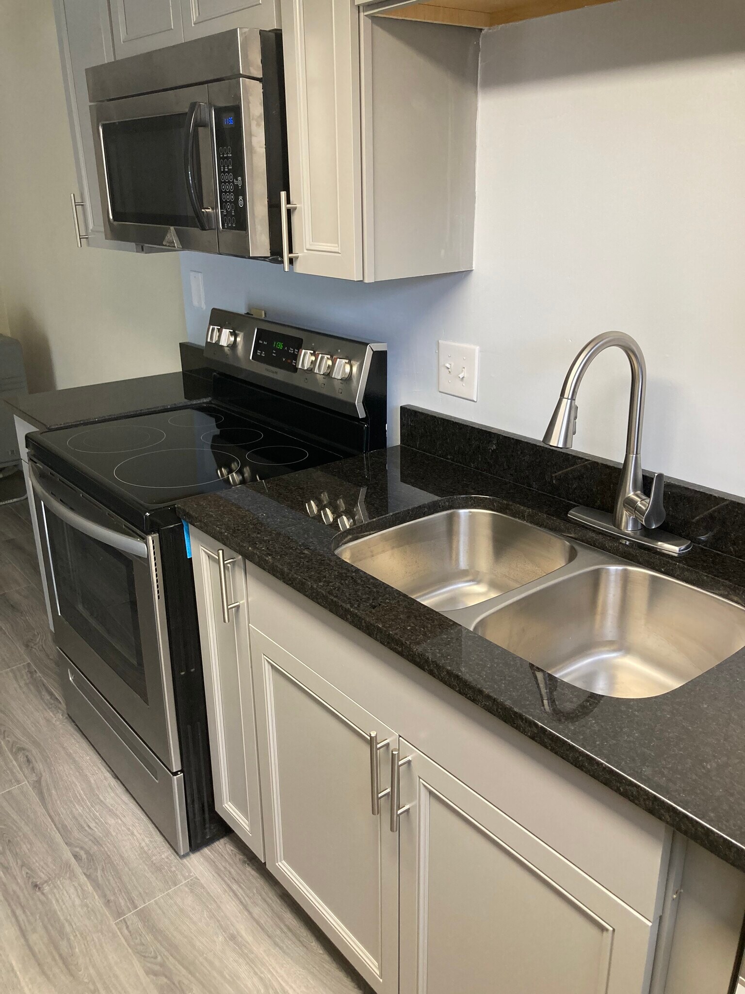 New Kitchen sink - 722 Ohio Pike