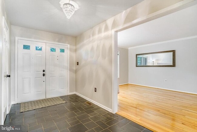 Building Photo - 2131 Kings Mill Ct