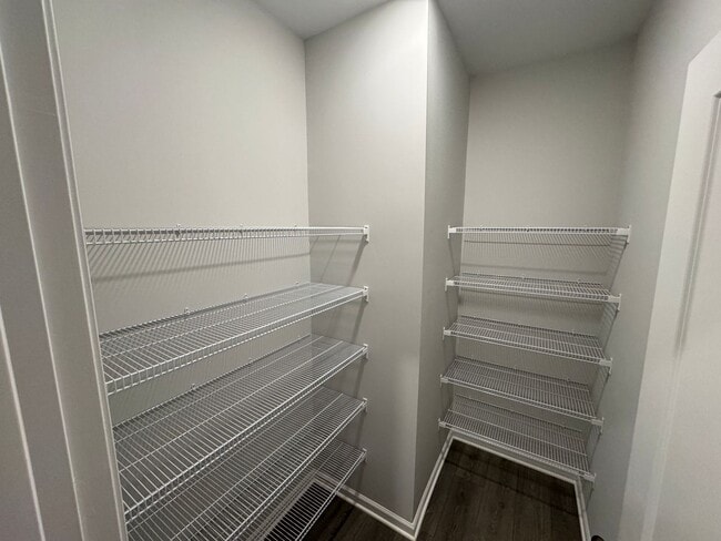 Building Photo - LIKE-NEW 4 Bed/4 Bath in N. Raleigh!
