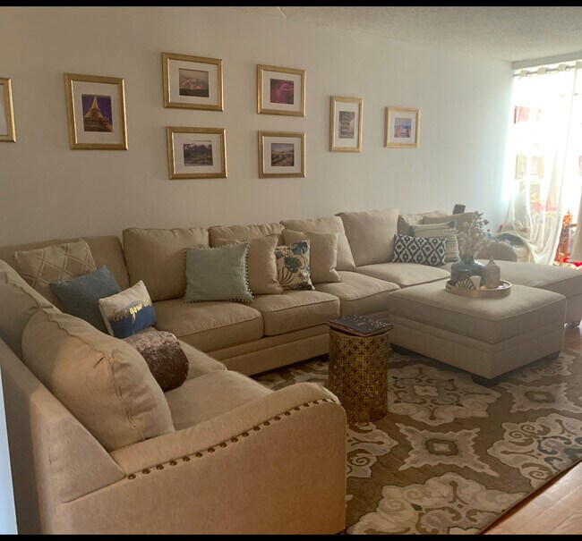 Building Photo - 2301 Cherry St