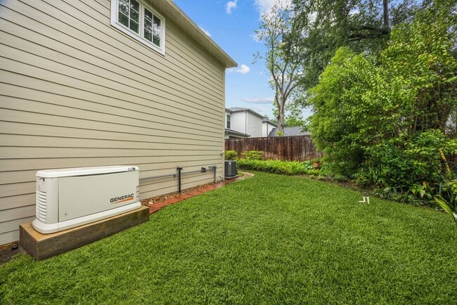 Building Photo - 3216 Rice Boulevard