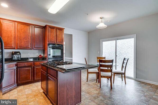 Building Photo - 7108 Roddy Ct