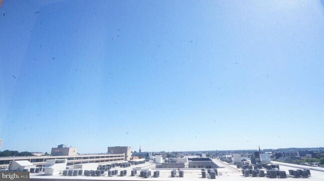 Building Photo - 10 E Lee St