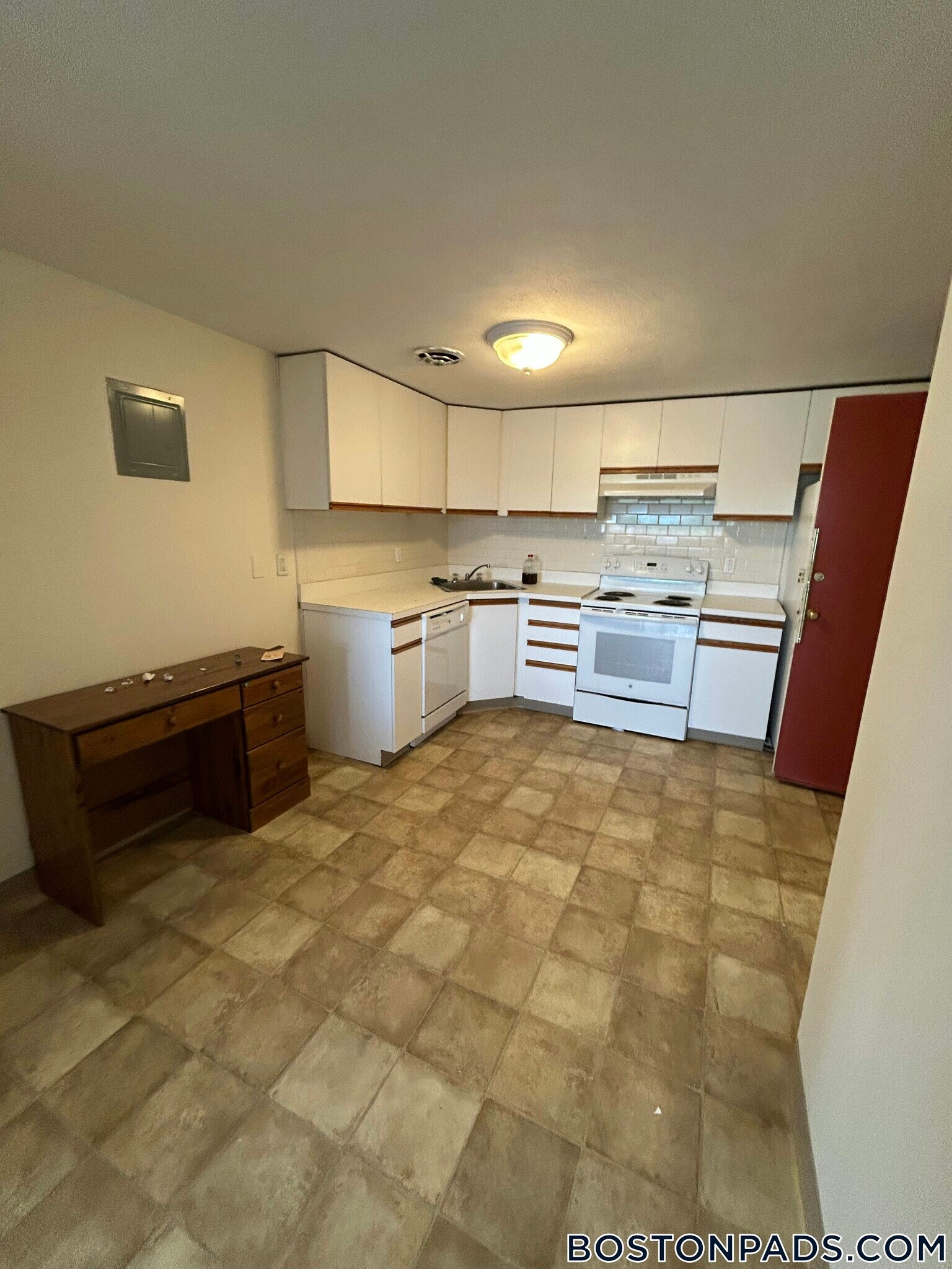 Building Photo - 20 Riverside St