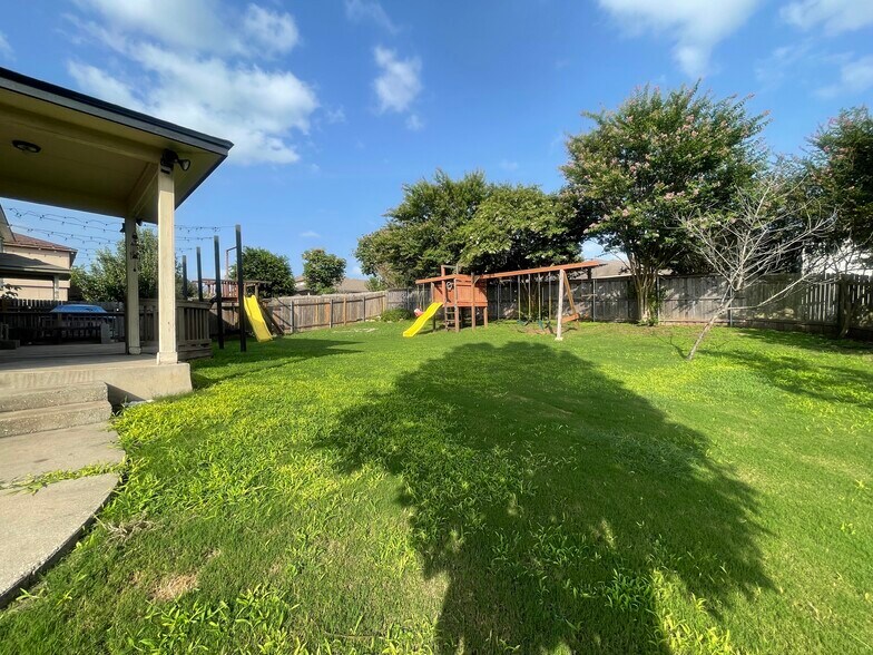 Building Photo - 411 Marquitos Drive