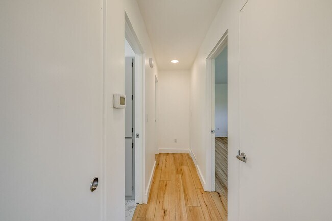 Building Photo - Updated 2 Bedroom House in Magnolia