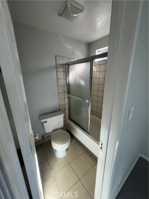 Building Photo - 2008 S Halladay St