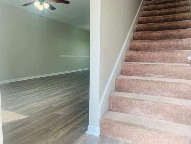 Building Photo - 314 Harwell Ave