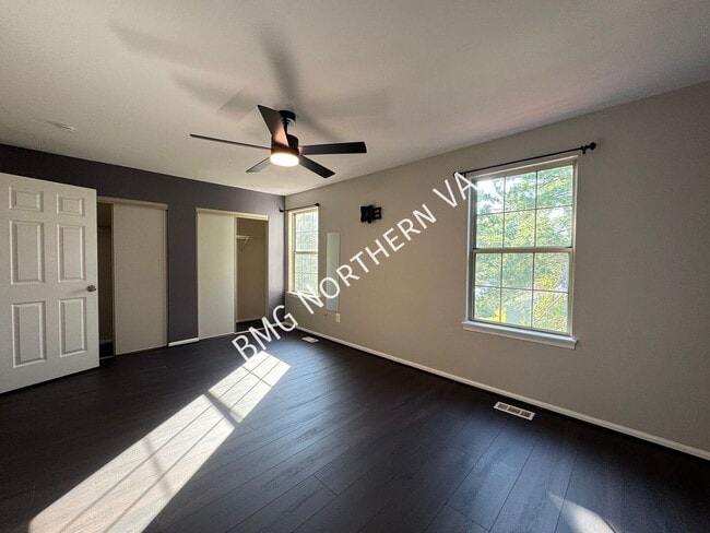 Building Photo - 8651 Centerton Ln