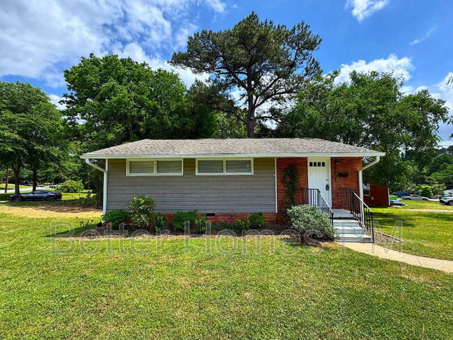 Primary Photo - 2301 Euston St