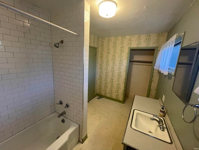 Building Photo - 2625 S Smith Rd