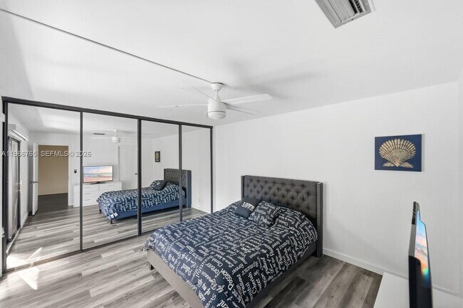 Building Photo - 3812 SE Jefferson St